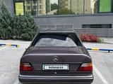 Mercedes-Benz E 220 1993 года за 1 850 000 тг. в Шымкент – фото 4