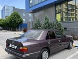 Mercedes-Benz E 220 1993 года за 1 850 000 тг. в Шымкент – фото 3