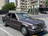 Mercedes-Benz E 220 1993 года за 1 850 000 тг. в Шымкент