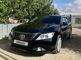 Toyota Camry 2013 года за 9 300 000 тг. в Доссор – фото 2