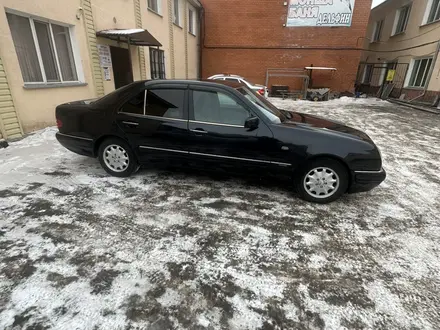 Mercedes-Benz E 200 1997 года за 3 000 000 тг. в Кокшетау – фото 4