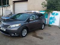 Toyota Sienna 2015 годаfor14 500 000 тг. в Астана