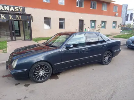 Mercedes-Benz E 320 2000 года за 4 000 000 тг. в Астана – фото 3