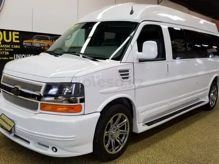 Chevrolet Express 2012 года за 35 000 000 тг. в Астана