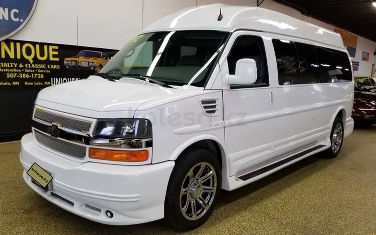 Chevrolet Express 2012 года за 35 000 000 тг. в Астана