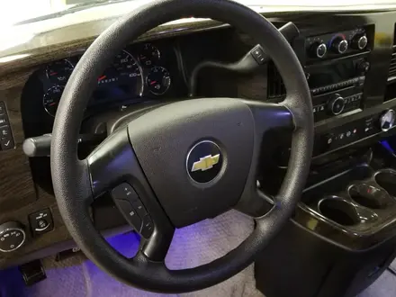 Chevrolet Express 2012 года за 35 000 000 тг. в Астана – фото 6