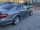 Mercedes-Benz E 200 2010 годаүшін8 700 000 тг. в Актау – фото 4