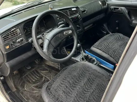 Volkswagen Golf 1992 года за 800 000 тг. в Тараз – фото 4