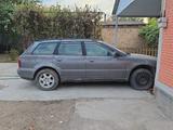 Audi A4 1996 года за 500 000 тг. в Алматы – фото 2