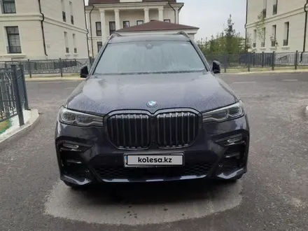 BMW X7 2022 года за 53 000 000 тг. в Астана