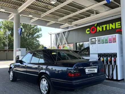 Mercedes-Benz E 280 1995 года за 3 500 000 тг. в Алматы