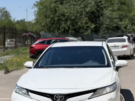 Toyota Camry 2019 года за 13 600 000 тг. в Алматы