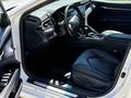 Toyota Camry 2019 года за 13 600 000 тг. в Алматы – фото 12