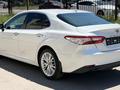 Toyota Camry 2019 года за 13 600 000 тг. в Алматы – фото 3