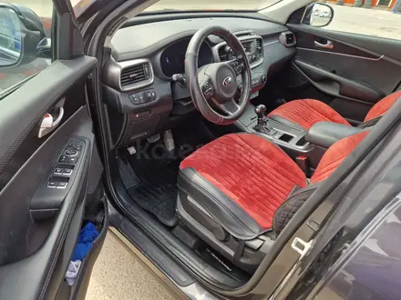 Kia Sorento 2017 года за 11 900 000 тг. в Актау – фото 9