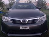 Toyota Camry 2013 года за 6 100 000 тг. в Уральск – фото 2