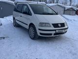 Volkswagen Sharan 2002 года за 2 800 000 тг. в Петропавловск – фото 2