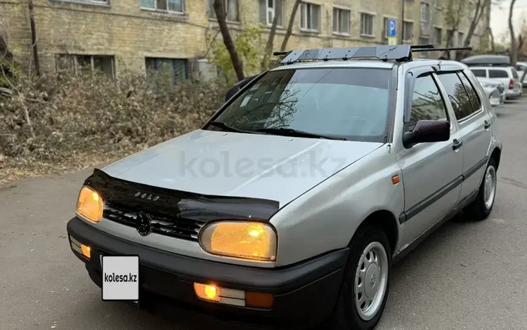 Volkswagen Golf 1993 годаfor1 350 000 тг. в Астана