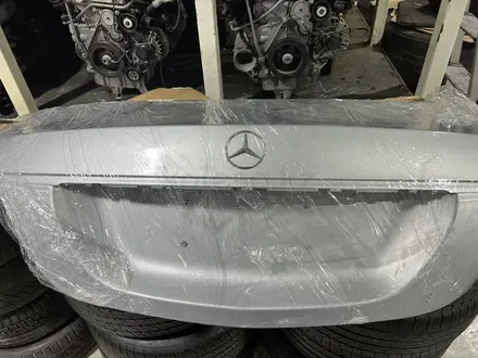 КРЫШКА БАГАЖНИКА МЕРСЕДЕС S 222 за 220 000 тг. в Алматы