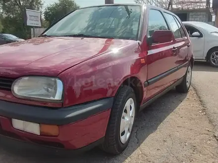 Volkswagen Golf 1993 года за 1 300 000 тг. в Астана – фото 2