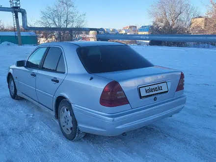 Mercedes-Benz C 180 1994 года за 2 000 000 тг. в Петропавловск – фото 3