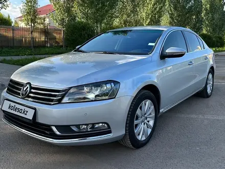 Volkswagen Passat 2011 года за 6 900 000 тг. в Астана