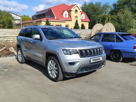 Jeep Grand Cherokee 2017 года за 18 900 000 тг. в Астана – фото 2