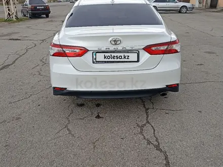 Toyota Camry 2018 года за 12 500 000 тг. в Тараз – фото 3