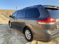 Toyota Sienna 2013 годаfor14 000 000 тг. в Атырау