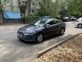 Hyundai Elantra 2018 годаfor7 750 000 тг. в Алматы – фото 2