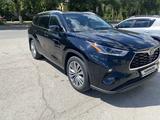Toyota Highlander 2022 года за 29 500 000 тг. в Актобе