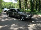 Mercedes-Benz E 320 1994 годаfor3 300 000 тг. в Талдыкорган – фото 3