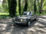 Mercedes-Benz E 320 1994 годаfor3 300 000 тг. в Талдыкорган – фото 2