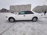 Toyota Camry 1998 годаfor2 800 000 тг. в Астана – фото 2