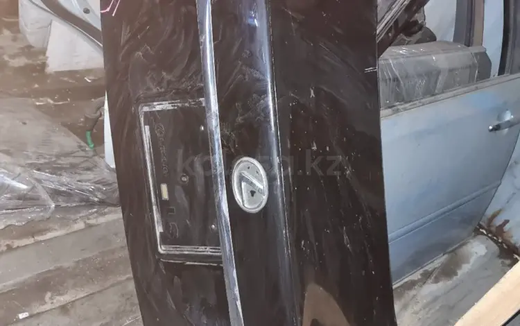 Lexus LS 460 крышка багаж за 70 000 тг. в Алматы