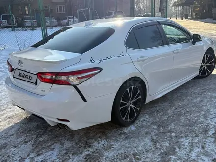 Toyota Camry 2020 года за 13 500 000 тг. в Алматы – фото 7