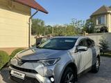 Toyota RAV4 2018 года за 11 000 000 тг. в Алматы – фото 3