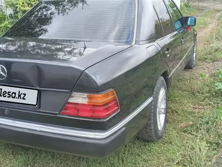 Mercedes-Benz E 230 1991 года за 1 250 000 тг. в Астана – фото 2