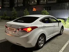 Hyundai Elantra, 2011