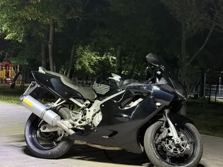 Honda  CBR 600F 2002 года за 2 050 000 тг. в Караганда – фото 2