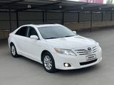 Toyota Camry 2010 года за 5 600 000 тг. в Актобе – фото 3