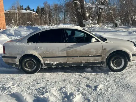 Volkswagen Passat 1997 года за 1 900 000 тг. в Риддер – фото 4