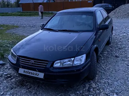 Toyota Camry 1998 годаүшін2 800 000 тг. в Усть-Каменогорск