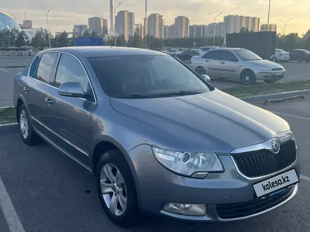 Skoda Superb 2011 года за 4 000 000 тг. в Астана – фото 2