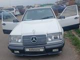 Mercedes-Benz E 230 1991 года за 2 200 000 тг. в Алматы – фото 3