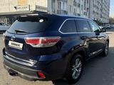 Toyota Highlander 2015 годаfor16 800 000 тг. в Алматы