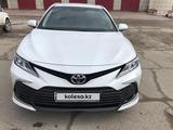 Toyota Camry 2021 года за 14 000 000 тг. в Павлодар – фото 4