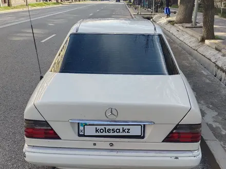 Mercedes-Benz E 250 1994 года за 1 700 000 тг. в Алматы – фото 2