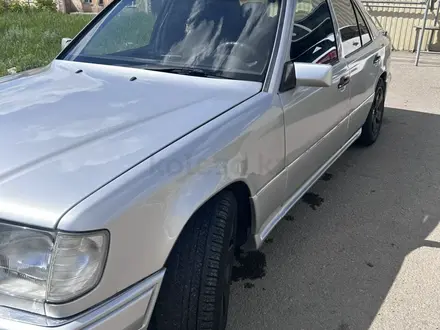 Mercedes-Benz E 280 1994 года за 2 400 000 тг. в Кокшетау – фото 4