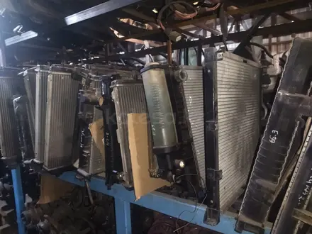 Контрактные запчасти двигателя и коробки на разные марки машин. в Алматы – фото 13